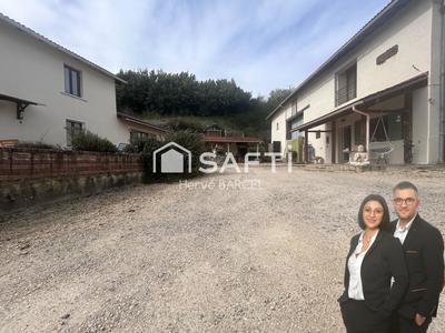 Maison - 279 m² - 12 pièces