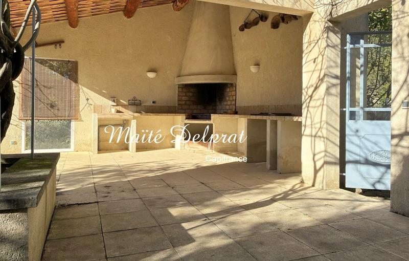 Propriété - 220 m² - 7 pièces
