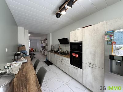 Maison - 214 m² - 6 pièces