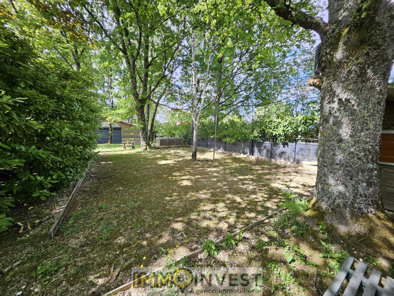 Propriété - 260 m² - 9 pièces