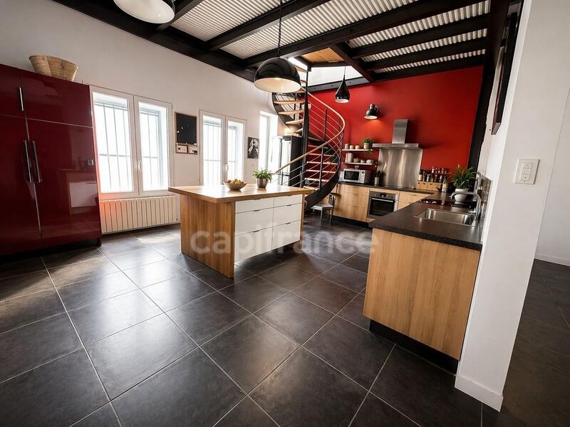 Maison - 202 m² - 7 pièces