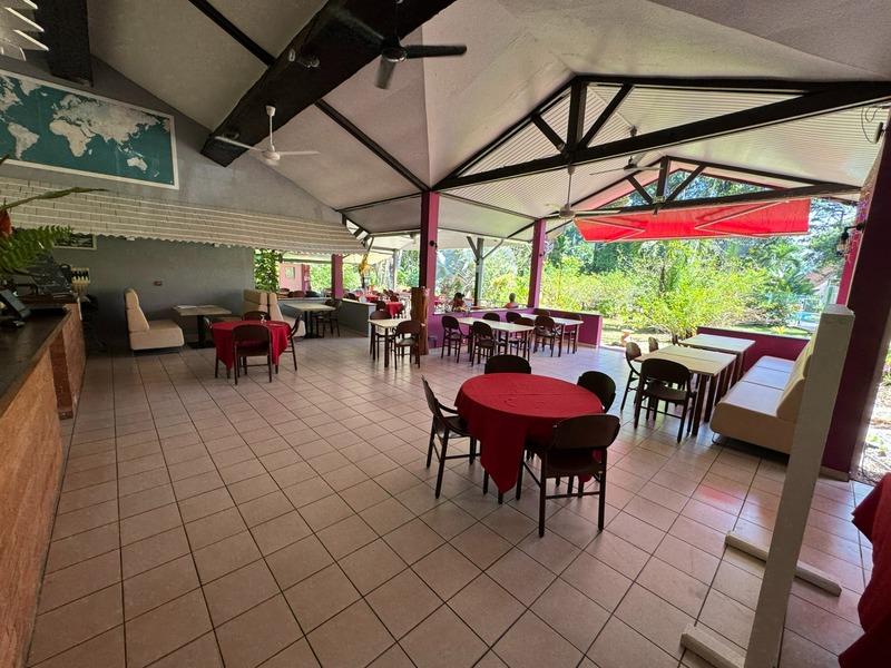 Fonds de commerce - 1 368 m²