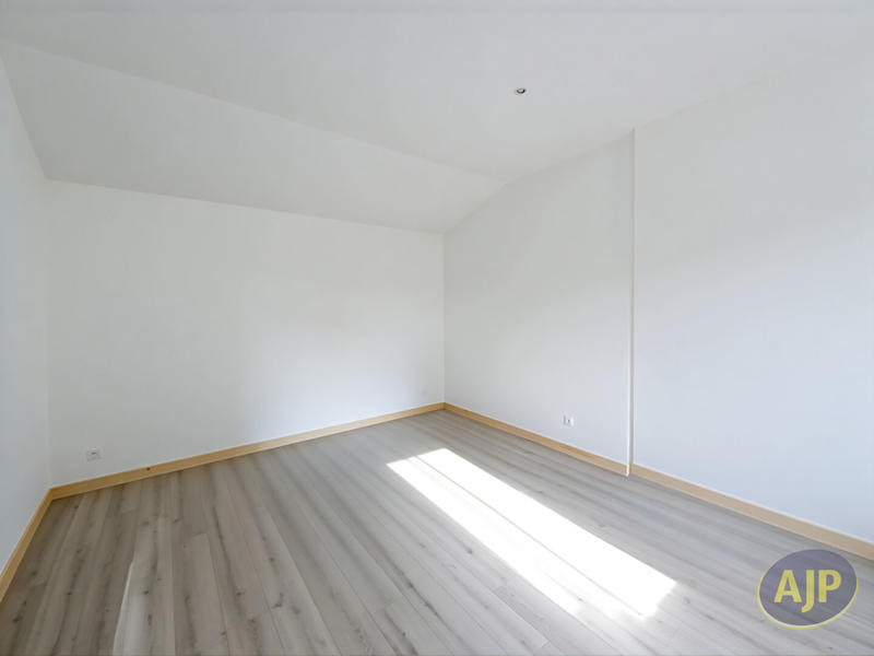 Maison - 94 m² - 4 pièces