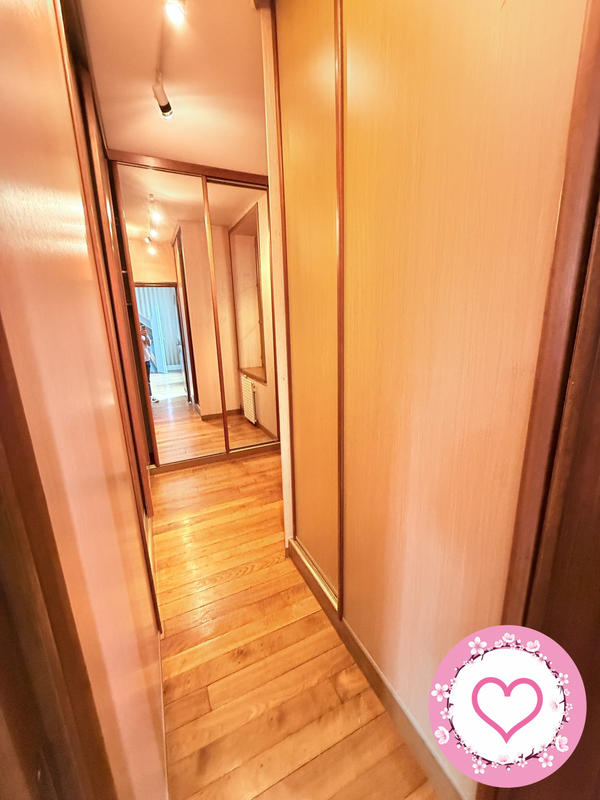 Maison - 343 m² - 13 pièces