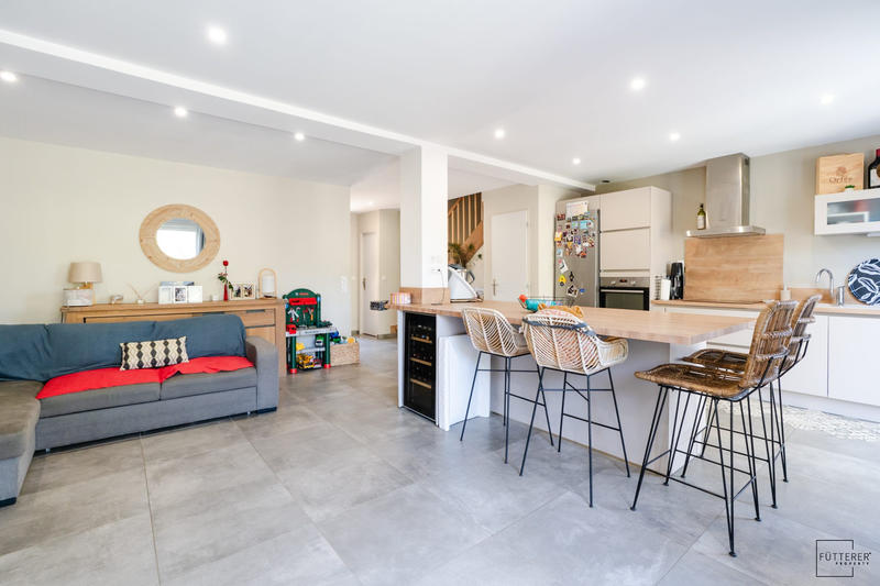 Maison - 93 m² - 4 pièces