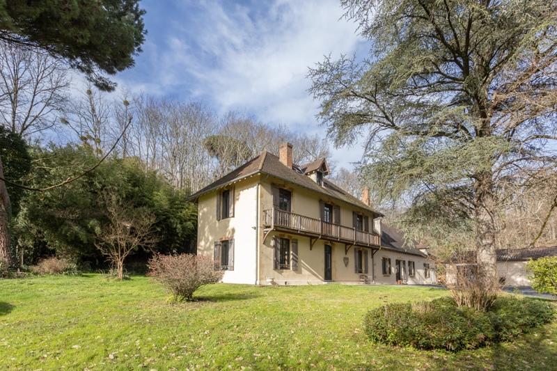 Maison - 289 m² - 8 pièces