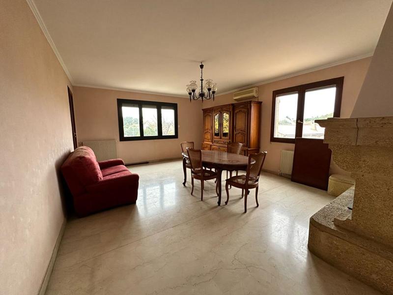 Maison - 198 m² - 7 pièces