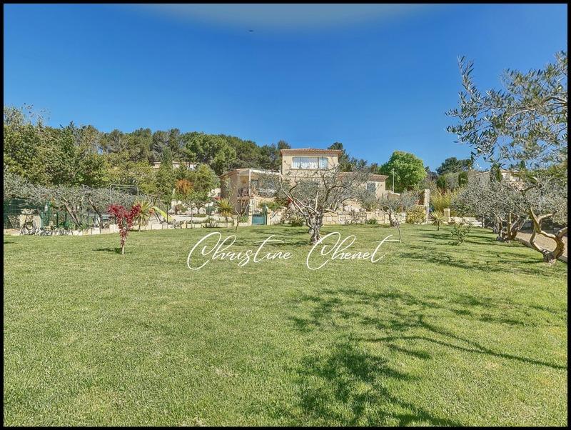 Maison - 174 m² - 5 pièces