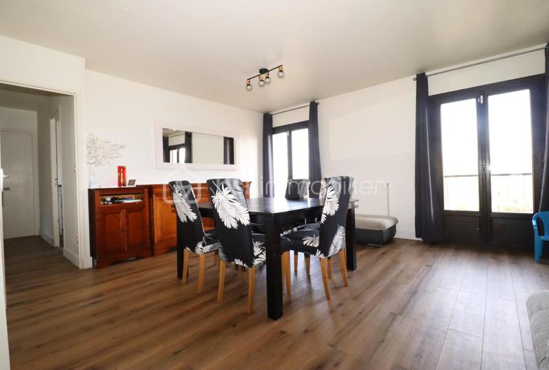 Maison traditionnelle - 175 m² - 8 pièces