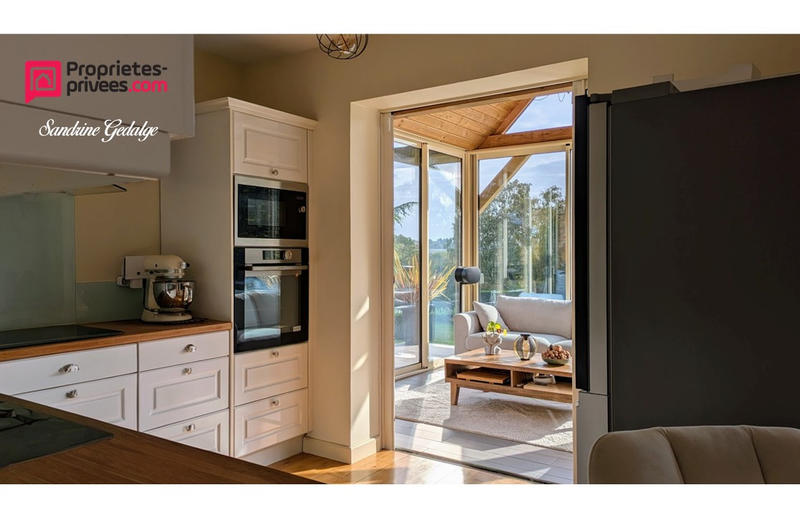 Maison - 185 m² - 7 pièces