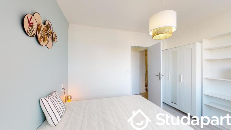 Chambre - 13 m² - 1 pièce