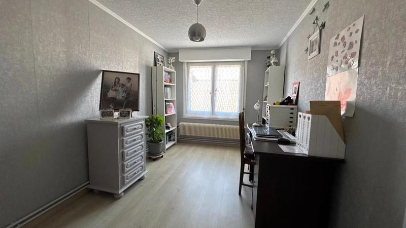 Maison - 99 m² - 5 pièces