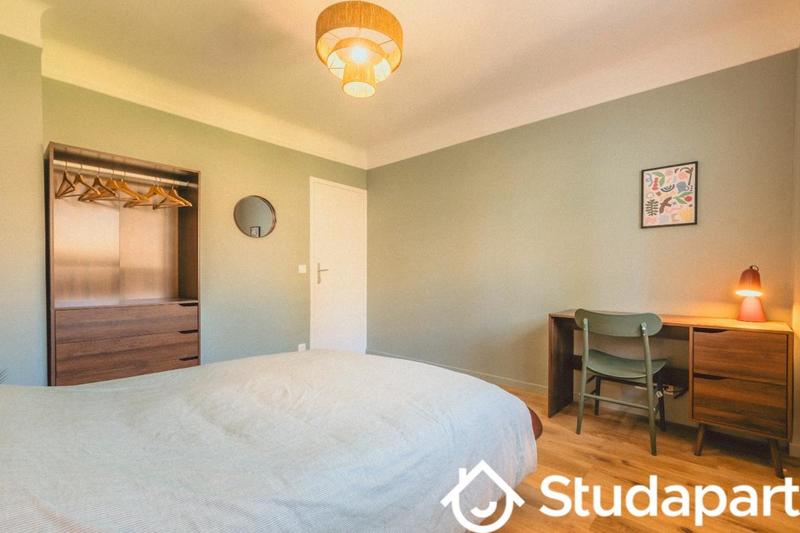 Chambre - 11 m² - 1 pièce