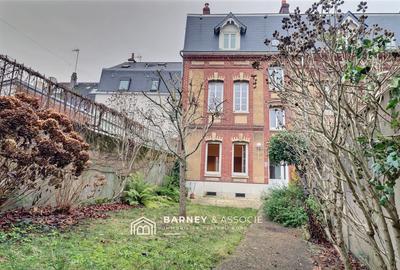 Maison ancienne - 184 m² - 8 pièces