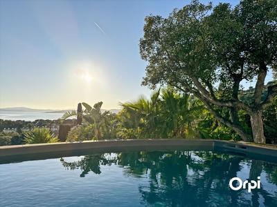 Villa - 230 m² - 6 pièces