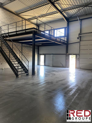 Entrepôt - 231 m²