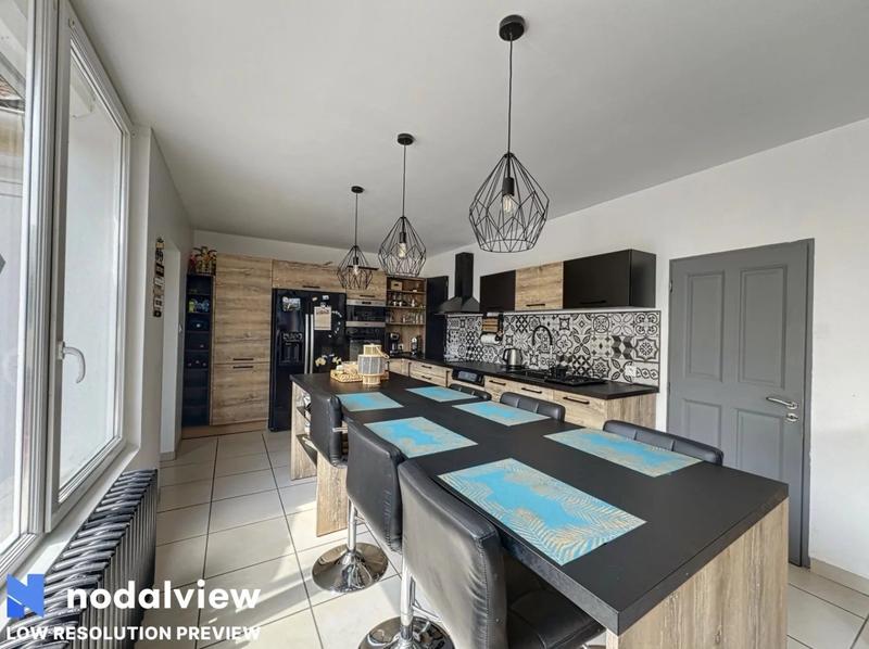 Maison - 191 m² - 6 pièces