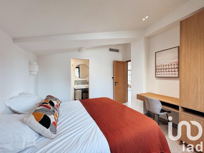 Maison - 207 m² - 7 pièces