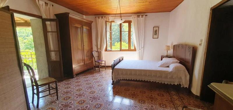 Maison traditionnelle - 100 m² - 5 pièces