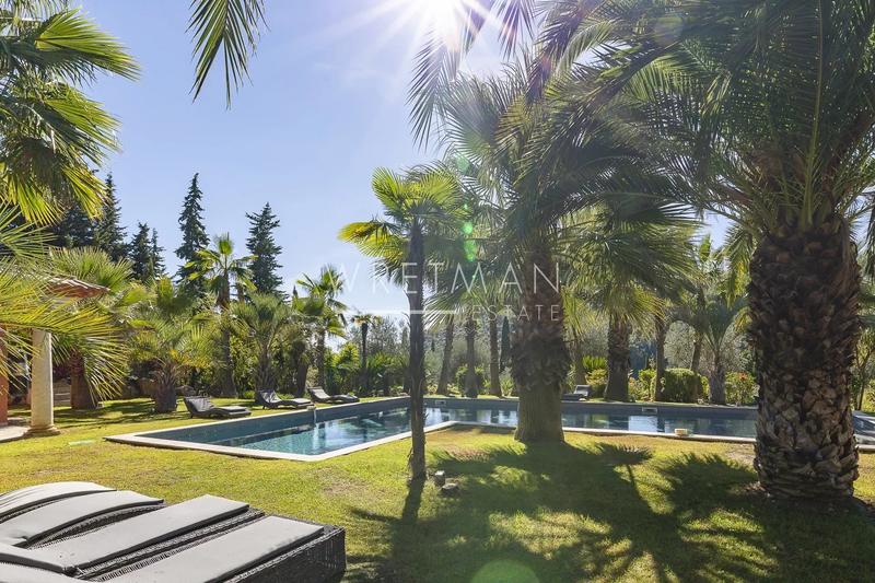 Villa - 440 m² - 10 pièces