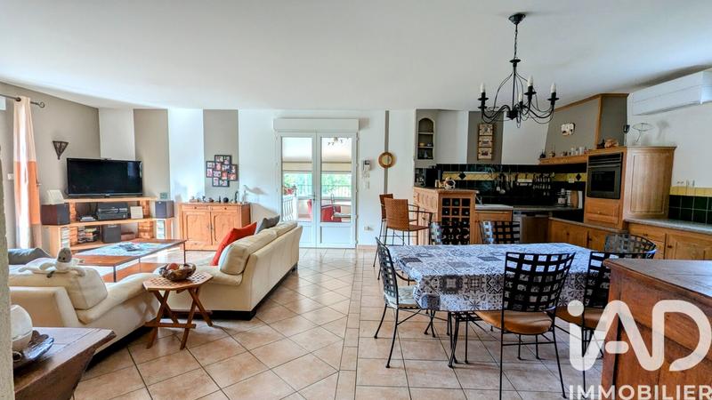 Maison - 191 m² - 5 pièces