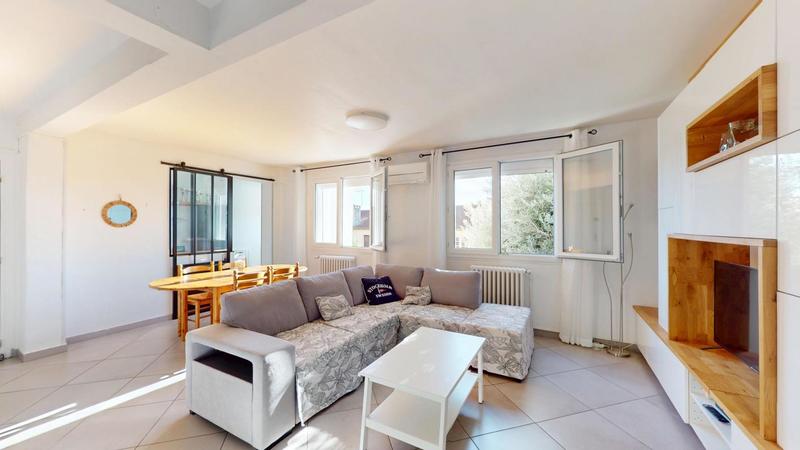 Maison - 95 m² - 5 pièces