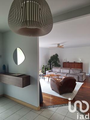 Maison - 250 m² - 8 pièces