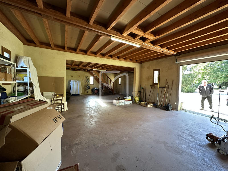 Maison - 250 m² - 11 pièces