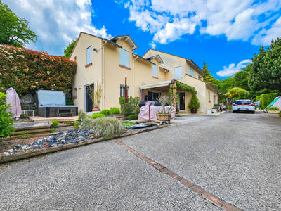 Maison - 168 m² - 7 pièces