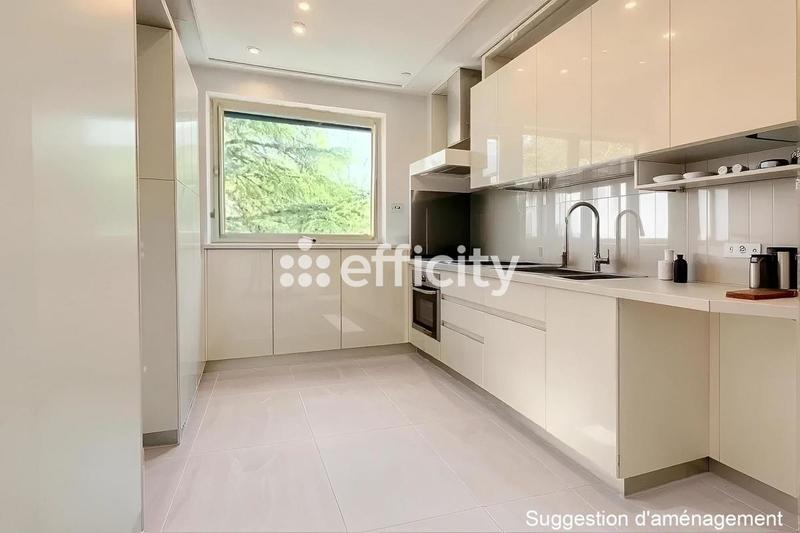 Appartement - 92 m² - 4 pièces