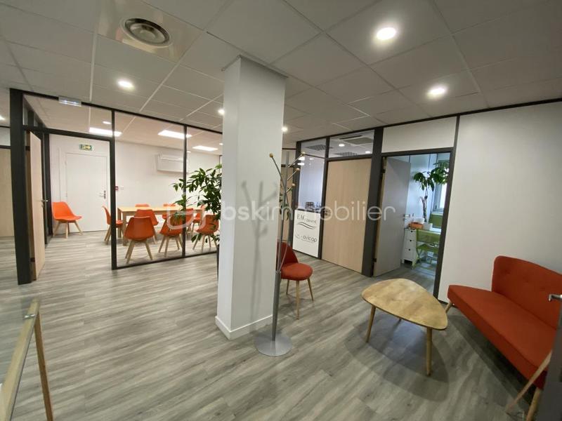 Bureau - 118 m² - 8 pièces