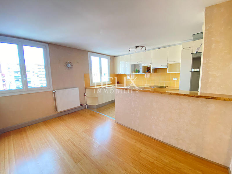 Appartement - 80 m² - 5 pièces