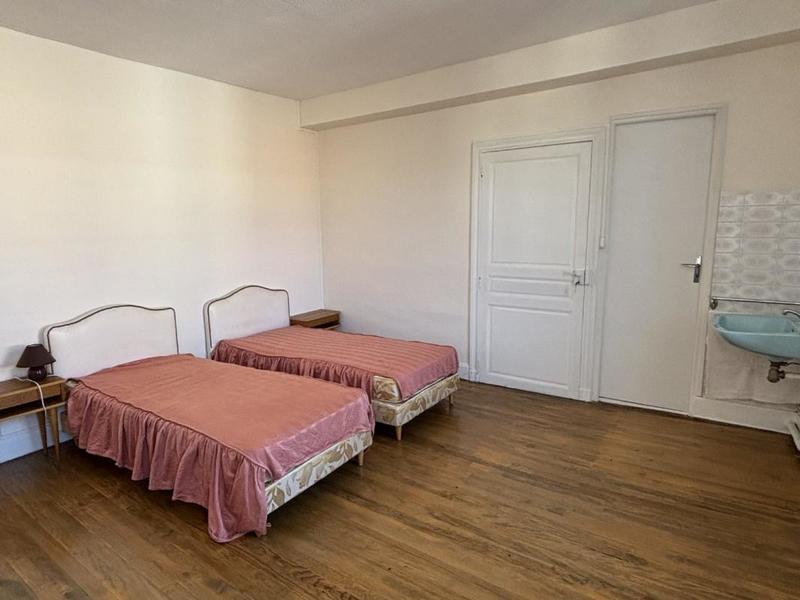 Maison en pierre - 394 m² - 11 pièces