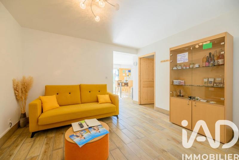 Maison - 290 m² - 9 pièces