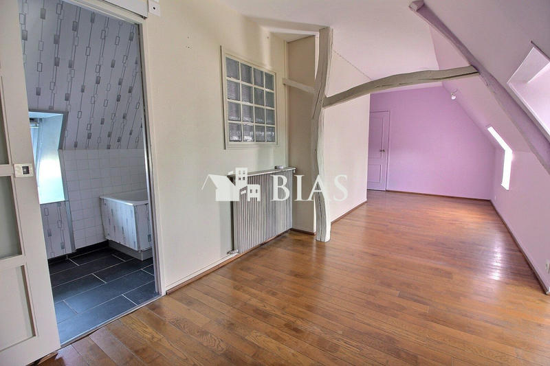 Maison ancienne - 203 m² - 11 pièces