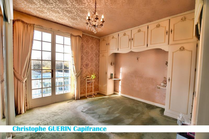 Maison - 250 m² - 8 pièces