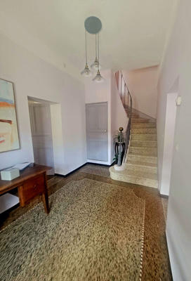 Maison - 250 m² - 6 pièces