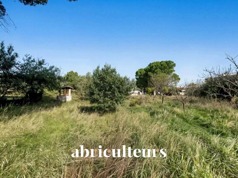 Terrain constructible - 1 400 m²