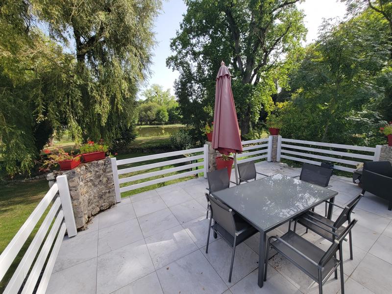 Demeure - 298 m² - 11 pièces