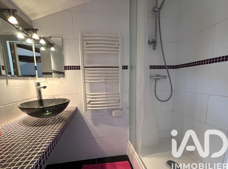 Maison - 245 m² - 8 pièces