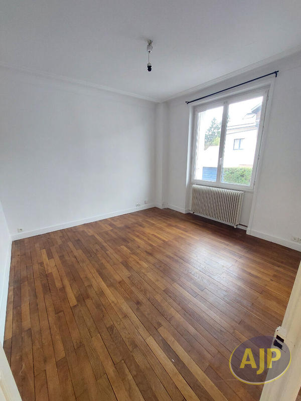 Maison - 121 m² - 6 pièces