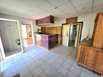 Local commercial - 99 m² - 4 pièces