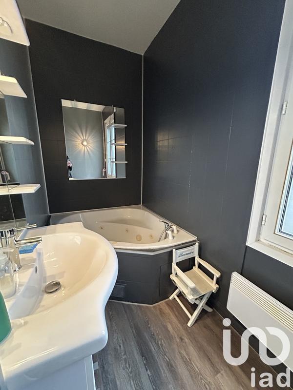 Maison - 200 m² - 6 pièces