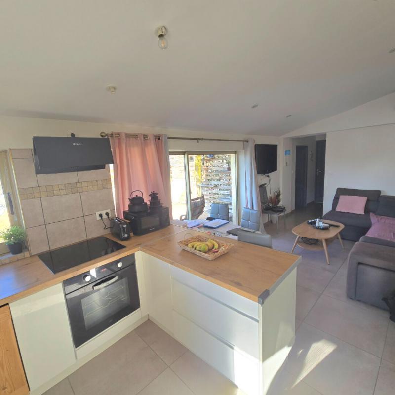 Immeuble - 140 m² - 8 pièces