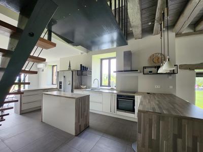 Propriété - 142 m² - 5 pièces