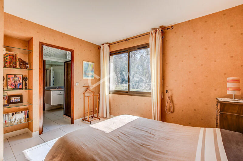 Maison - 240 m² - 6 pièces