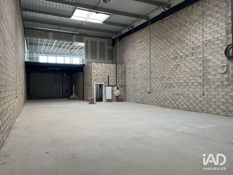 Local commercial - 3 646 m²