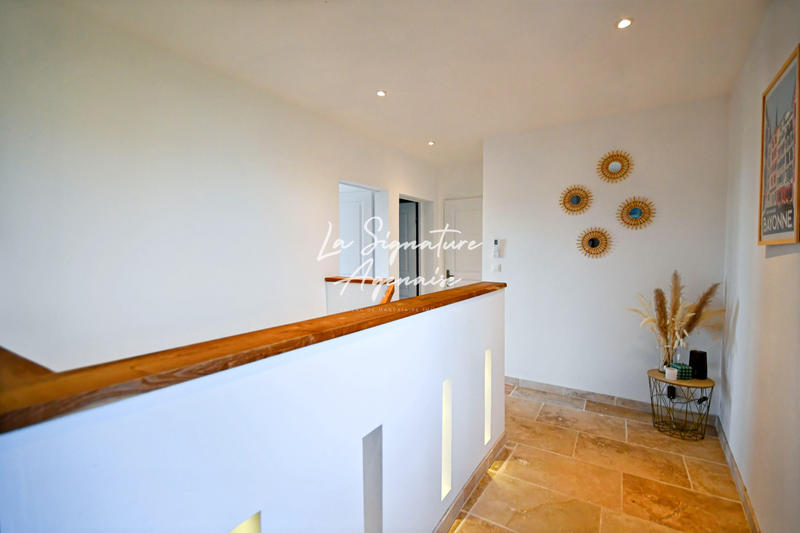 Propriété - 480 m² - 6 pièces