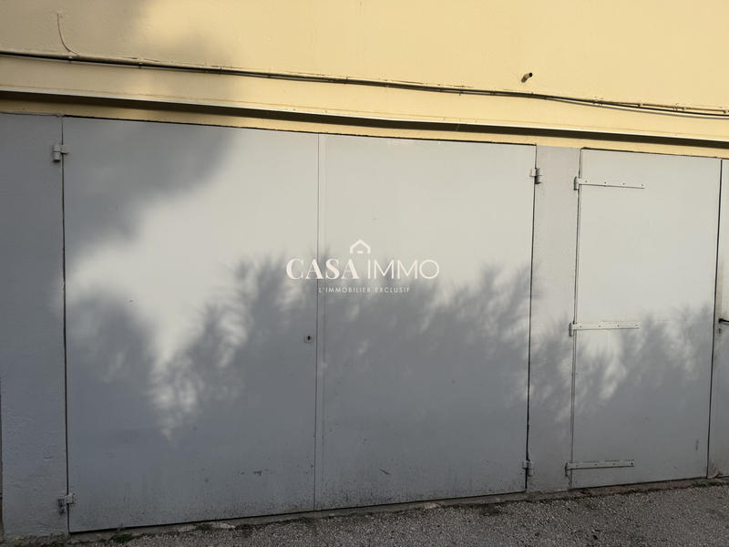 Parking / Garage - 14 m²