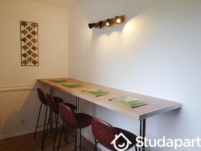 Chambre - 10 m² - 1 pièce